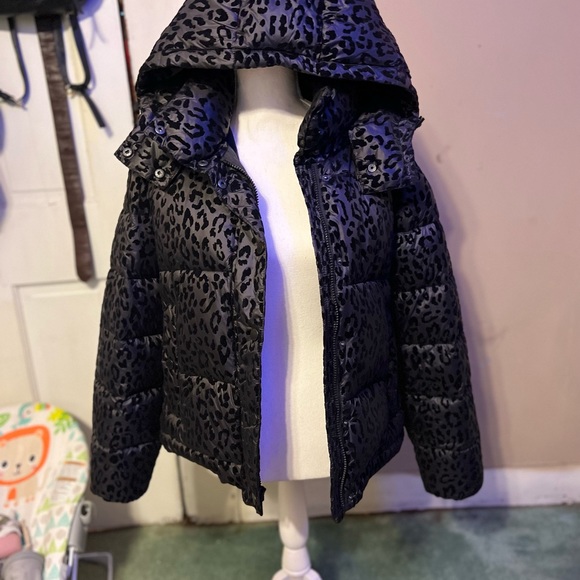 BCBG Generation Hooded Midweight Puffer Jacket Black/Leopard Color Sz, 𝗠 - Picture 2 of 4